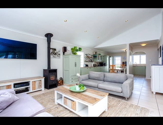 3 BEDROOM FREESTANDING RENTED IN MARINA DA GAMA